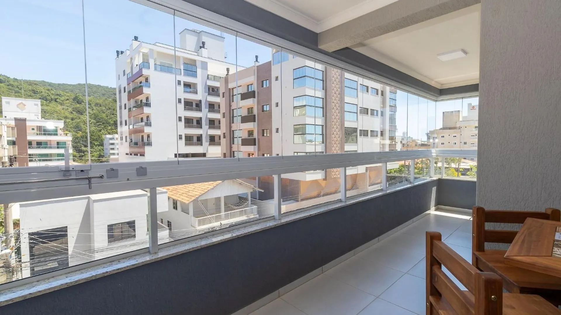 518 - Apartamento Com 3 Quartos Em Bombas Bombinhas