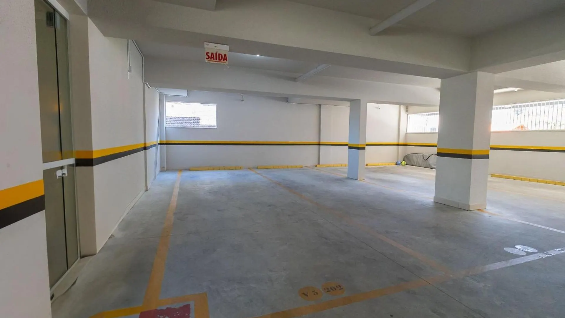 518 - Apartamento Com 3 Quartos Em Bombas Bombinhas Brazilië