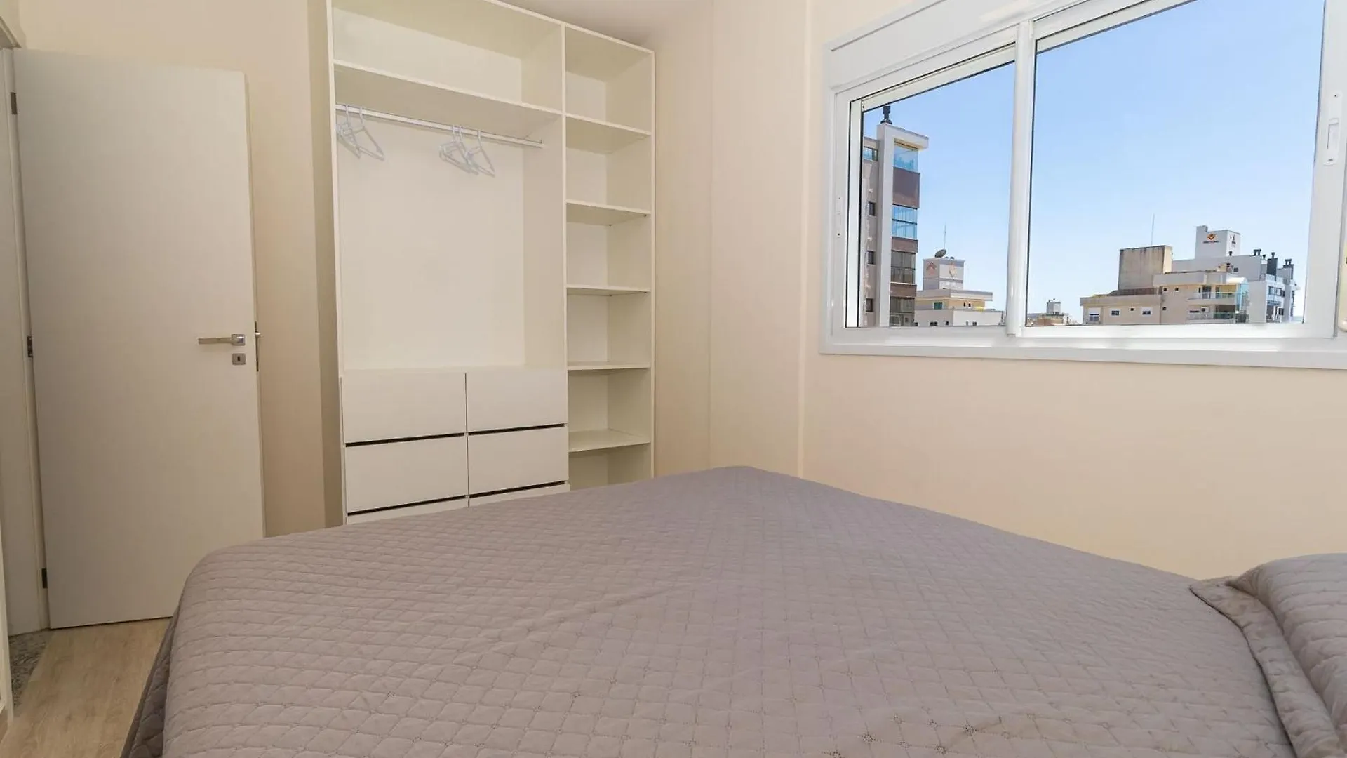 Apartment 518 - Apartamento Com 3 Quartos Em Bombas Bombinhas