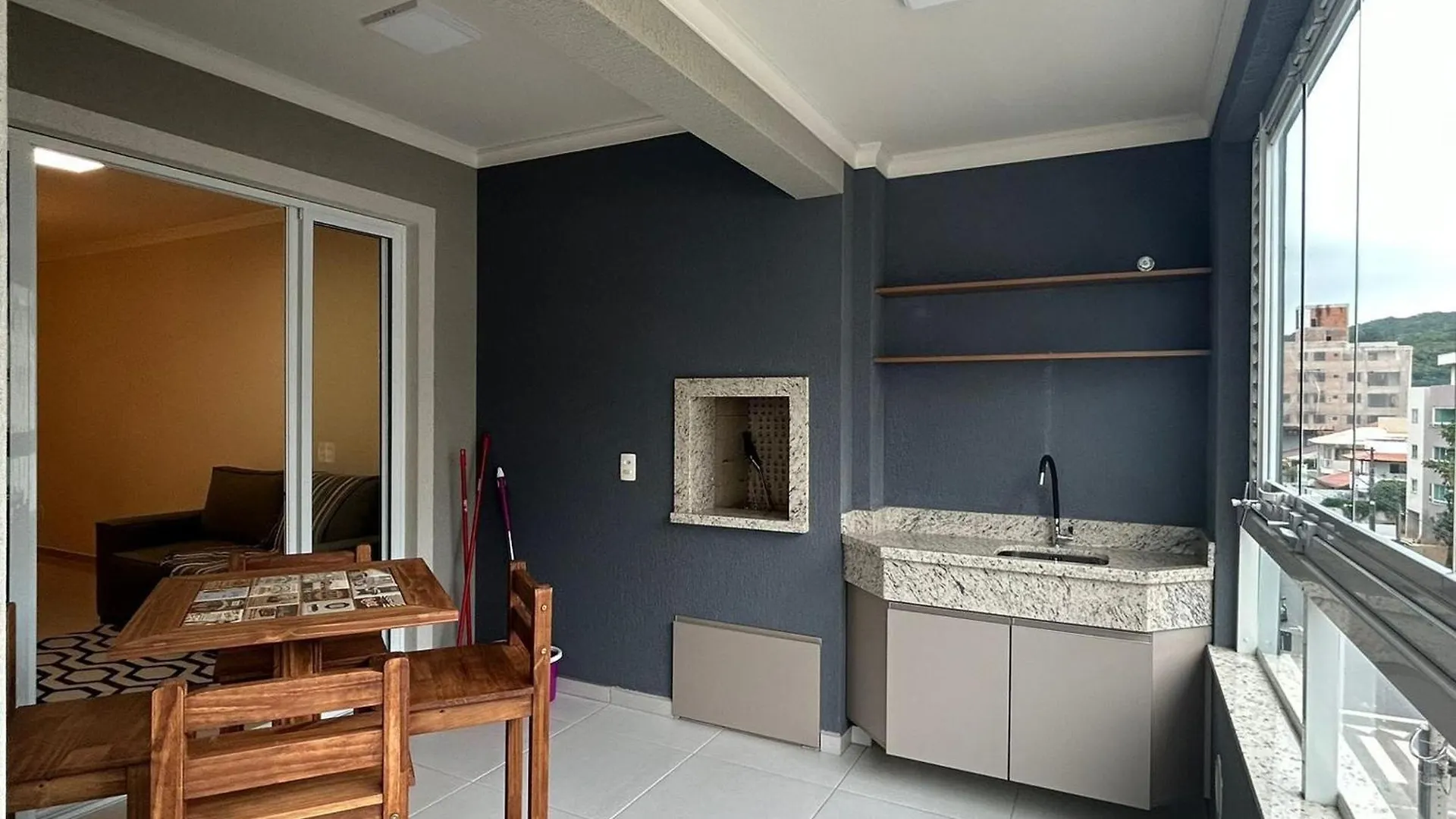 518 - Apartamento Com 3 Quartos Em Bombas Bombinhas