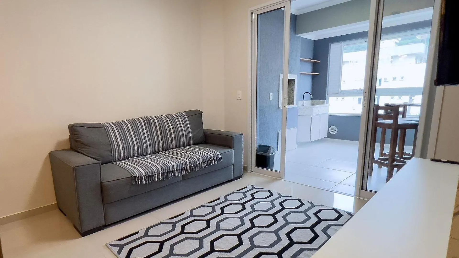 518 - Apartamento Com 3 Quartos Em Bombas Bombinhas Brazil