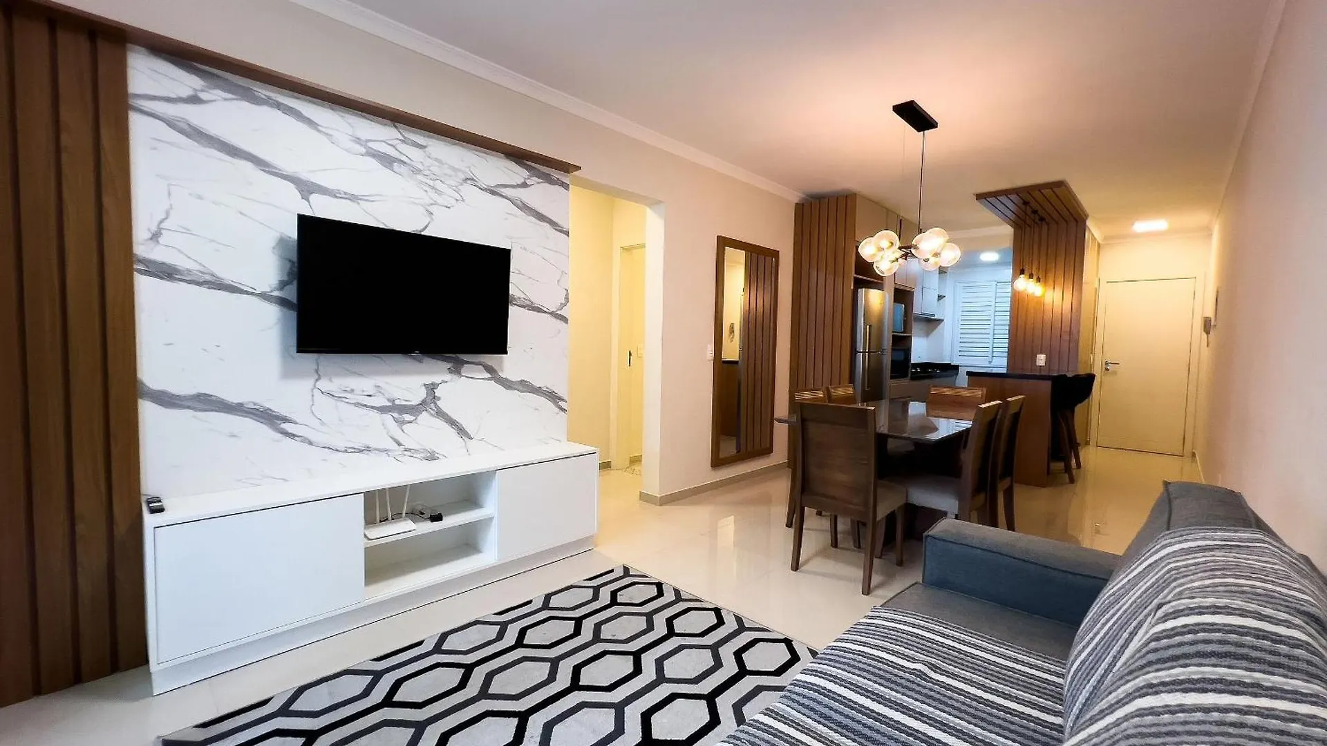 518 - Apartamento Com 3 Quartos Em Bombas Bombinhas 0*,