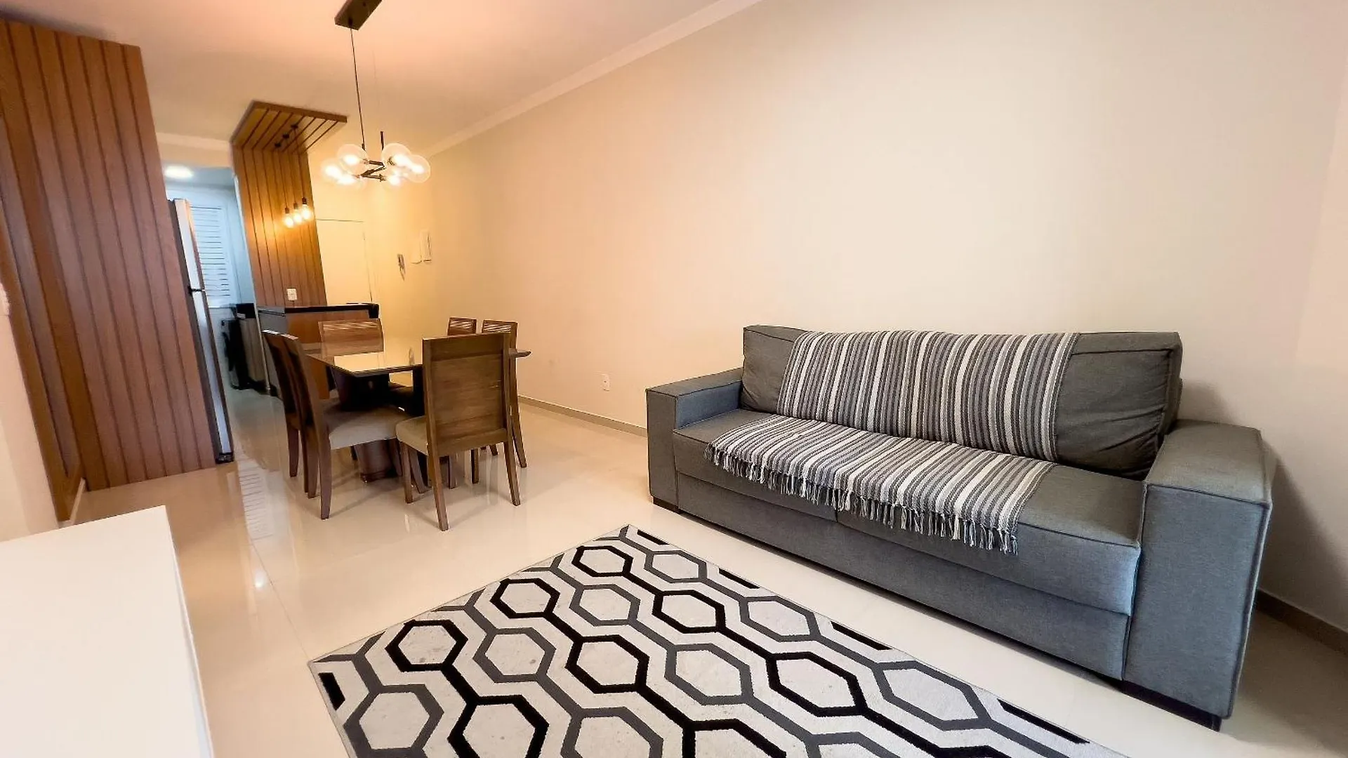 518 - Apartamento Com 3 Quartos Em Bombas Bombinhas